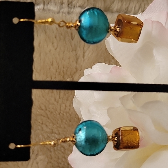 Murano Earrings Turquoise Disc Glass and Gold Cube Glass - Picture 5 of 5